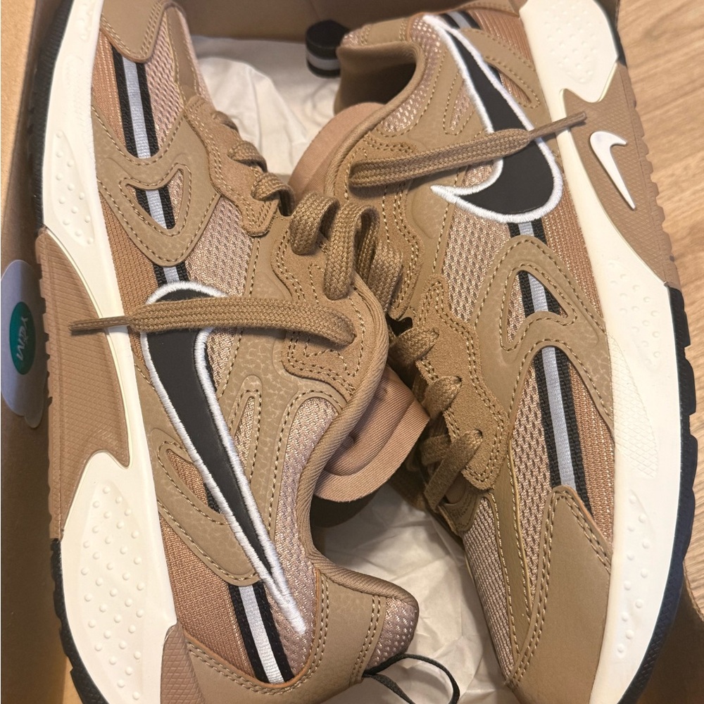 Nike Jam sneakers in Beige